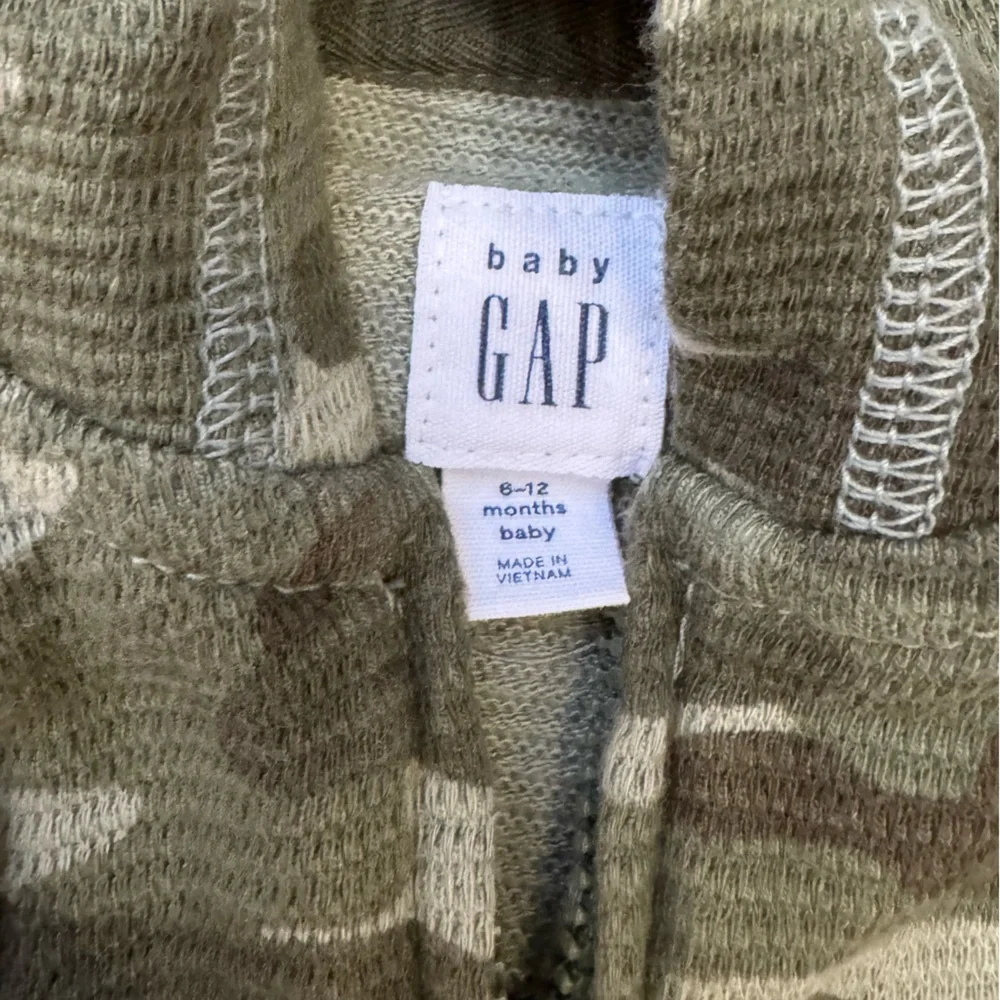 GAP Kids Camouflage Joggers and Hoodie Set size 6-12 months